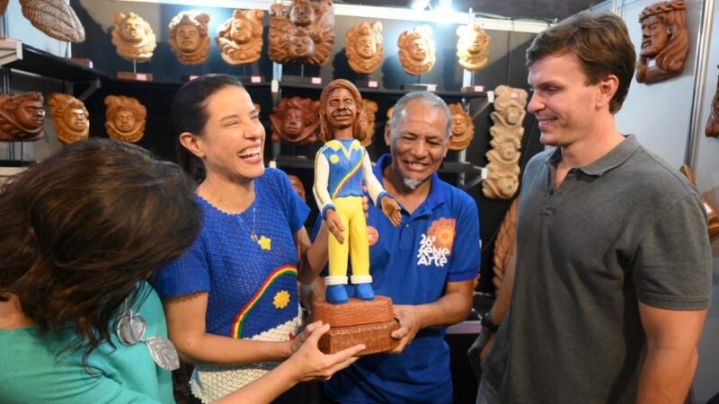 Miguel Coelho participa da abertura da Fenearte ao lado de Raquel Lyra e reforça o papel da economia criativa