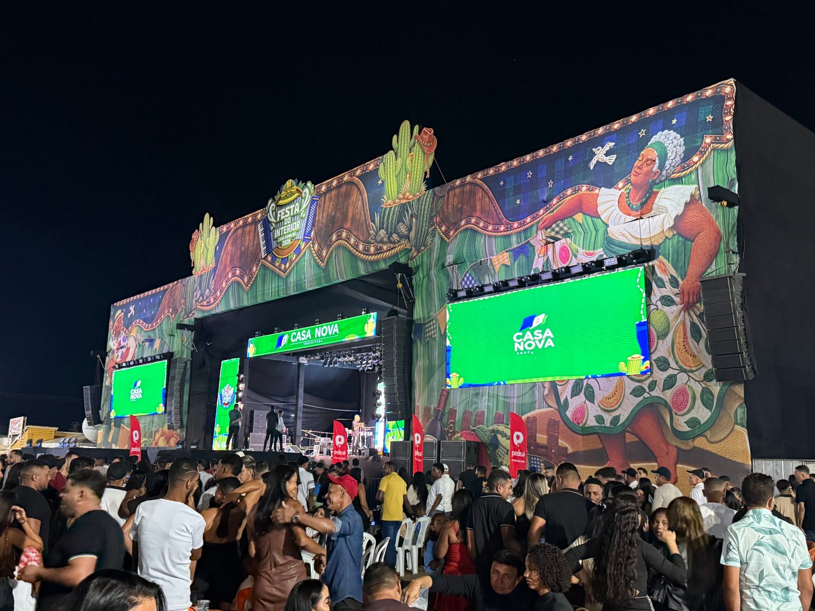 Segunda noite da Festa do Interior consolida evento como um dos maiores da região em Casa Nova (BA)