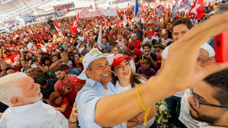 Jerônimo reúne multidão e 33 prefeitos e ex-prefeitos em demonstração de força política no PGP de Bom Jesus da Lapa