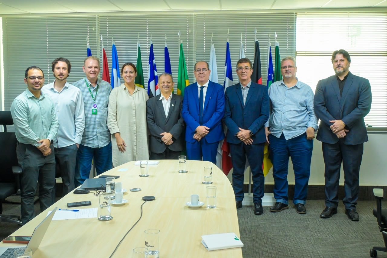 Mano Medeiros debate Reforma Tributária e desenvolvimento regional em reunião na Sudene