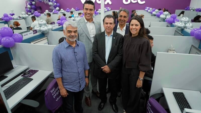 Ao lado do ministro Luiz Marinho, Humberto destaca geração de empregos em Caruaru em inauguração de novo call center