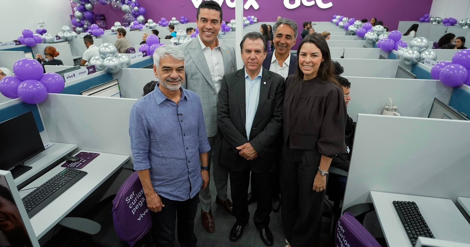 Ao lado do ministro Luiz Marinho, Humberto destaca geração de empregos em Caruaru em inauguração de novo call center