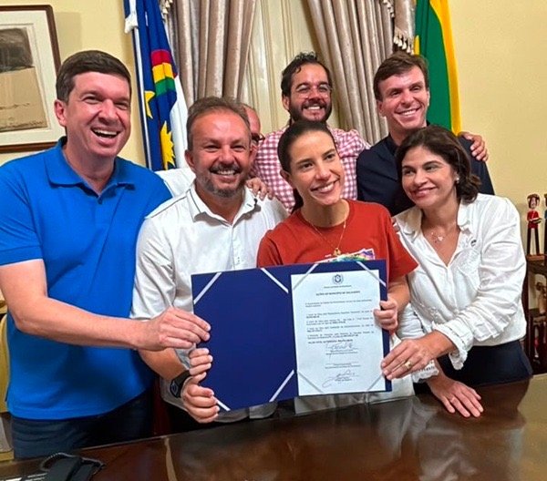 Fabinho e governadora anunciam novos investimentos em Salgueiro, com reforma do Mercado Público, dessalinizadores, pontos de iluminação em LED e areninha