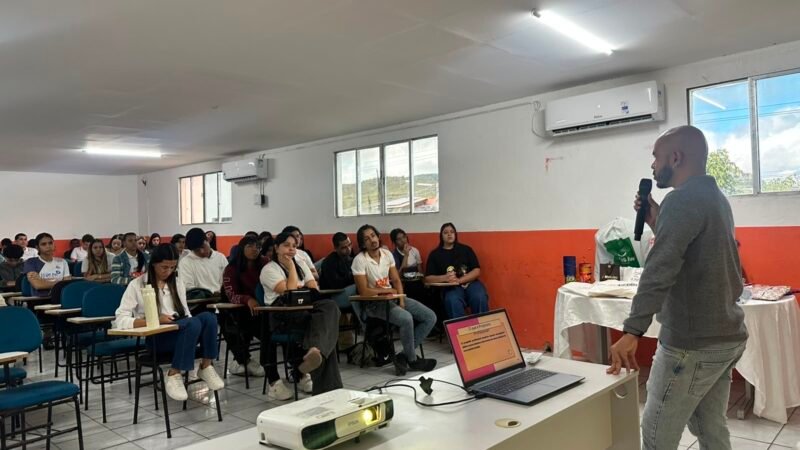 V Seminário Municipal de Juventudes reúne 100 jovens e debate propósito profissional e pessoal em Arcoverde