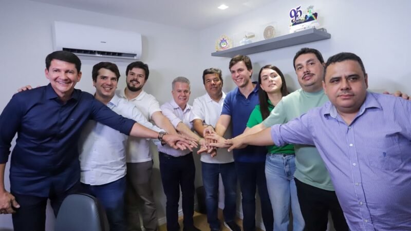 Ao lado de Miguel, prefeito Simão declara apoio a Mendonça Filho: “o Sertão estará com ele”
