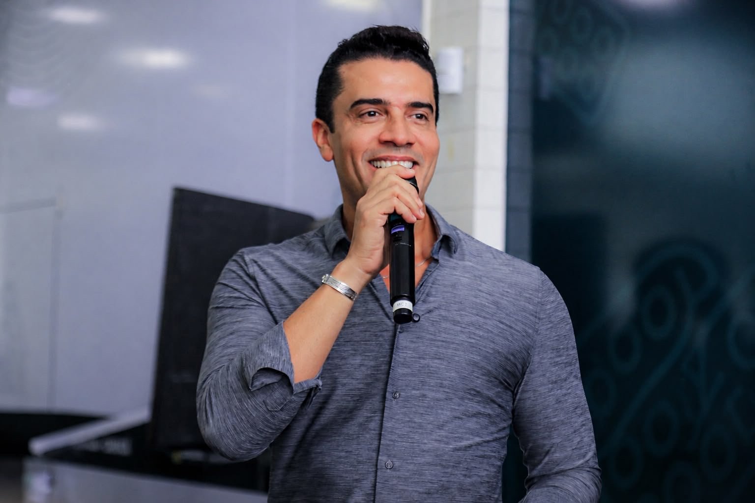 Rodrigo Pinheiro anuncia ônibus gratuitos aos domingos em Caruaru a partir do Dia dos Pais