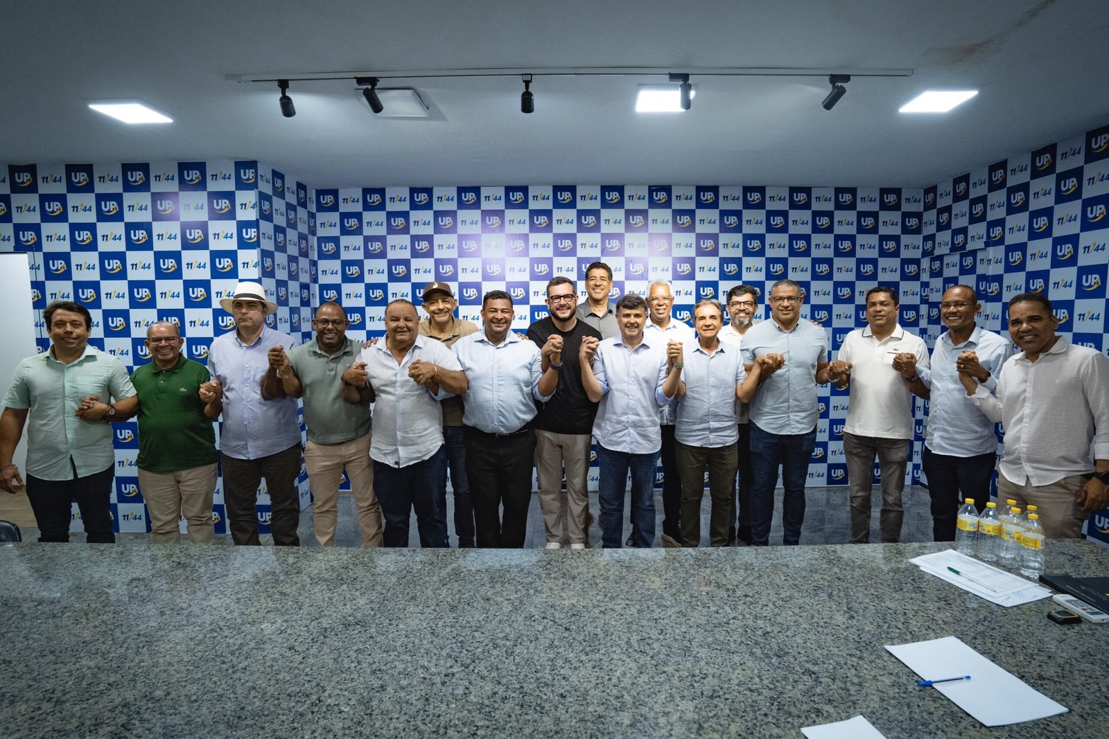Prefeito de Ipojuca, Carlos Santana, e maioria absoluta de vereadores declaram apoio a Eduardo da Fonte para o Senado