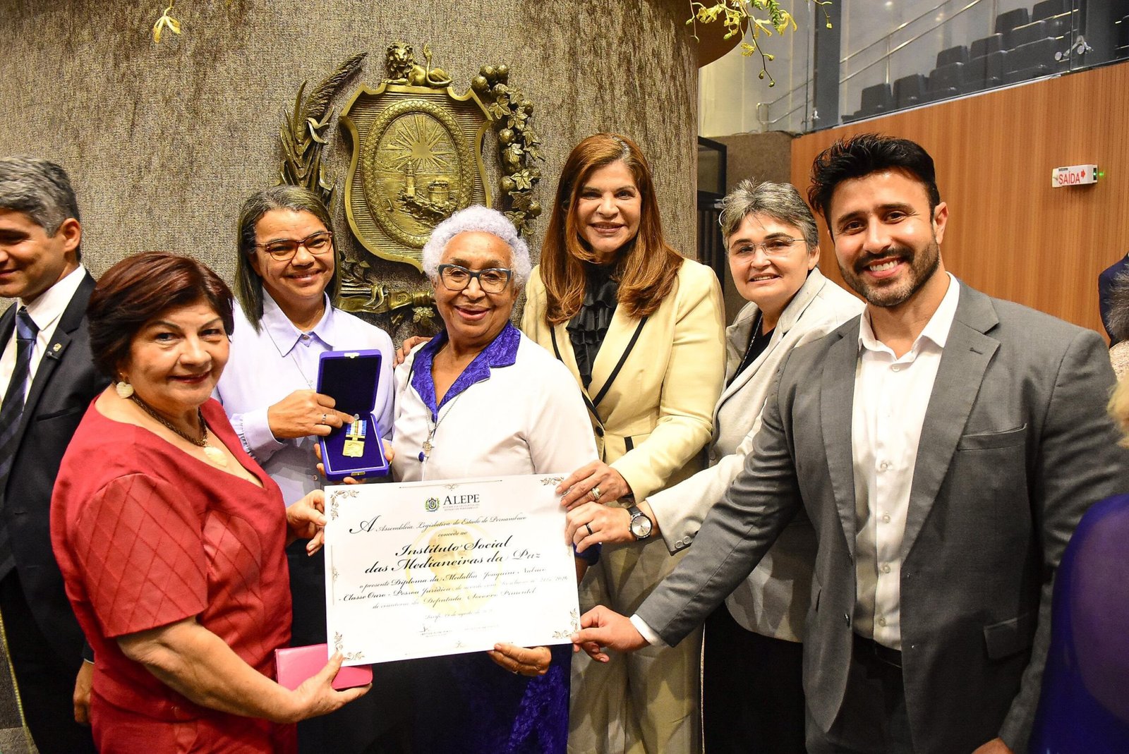 ISMEP e Hospital Maternidade Santa Maria são homenageados na Alepe com a Medalha Joaquim Nabuco