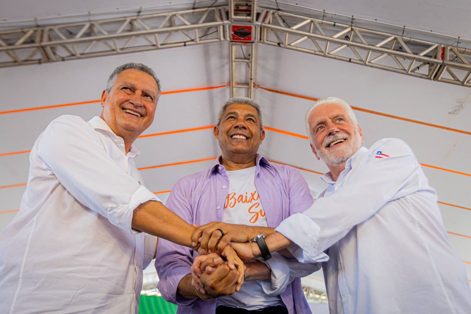 Novo vídeo de Wagner e Rui destaca legado dos dois na Bahia e embala seguidores nas redesInspirada no “Rap do Silva”, a música percorre marcas da história dos dois ex-governadores e reforça aliança com Lula e Jerônimo Rodrigues