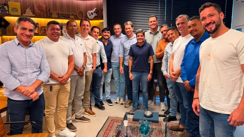 ACM Neto recebe prefeito e vereadores de Jequié, reforça compromisso com o município e defende parceria com a gestão local