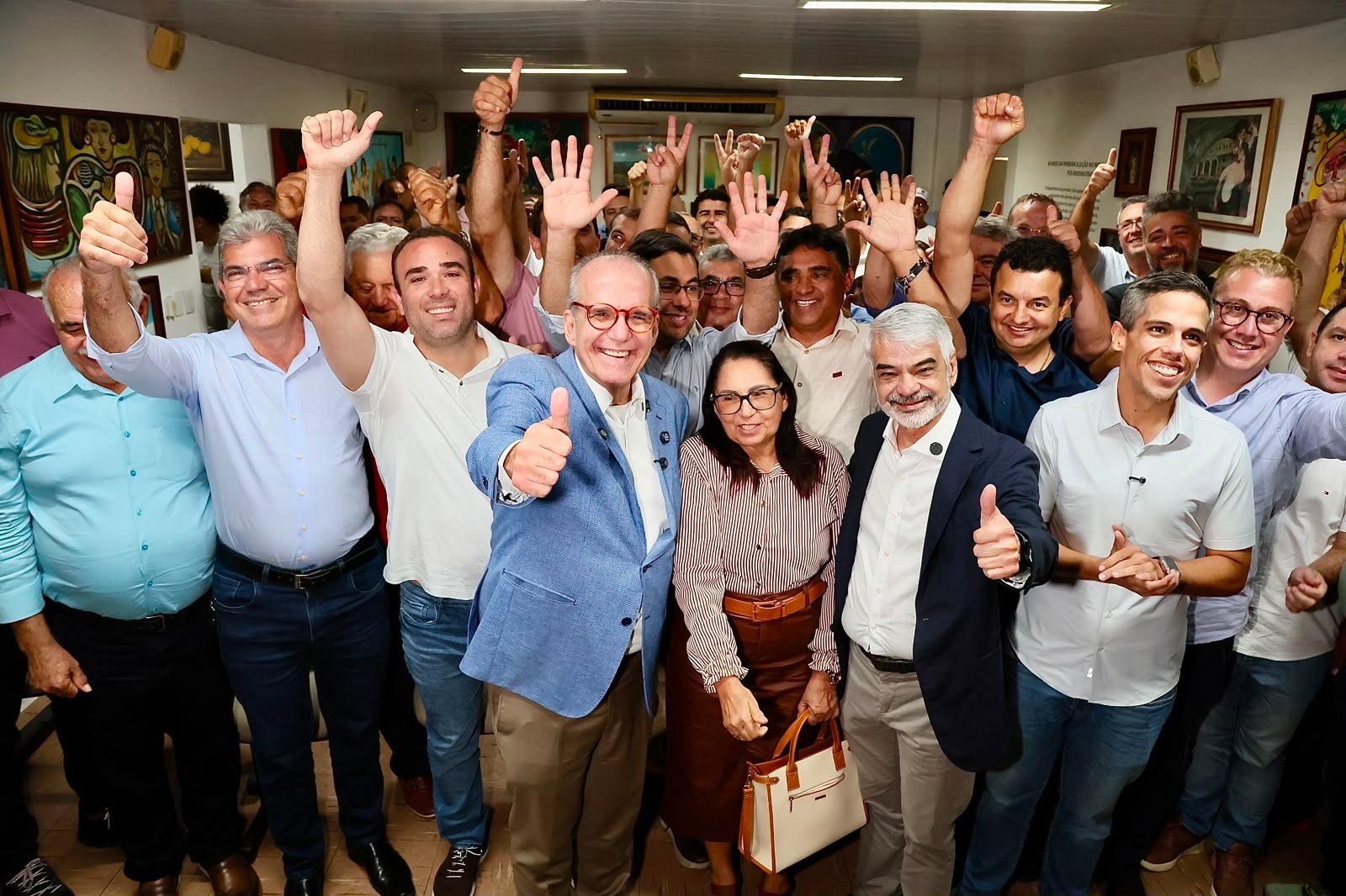Humberto Costa recebe apoio de Fernando Dueire e mais de 40 prefeitos