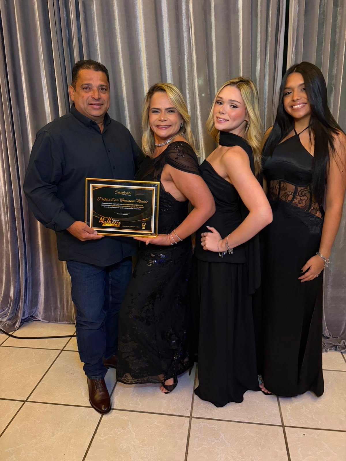 Delegada Thatianne Macêdo recebe homenagem no Prêmio Mulheres de Sucesso 2026 como Prefeita Mulher Destaque no Agreste Meridional