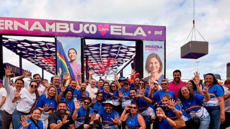 Zeca Cavalcanti reforça apoio a Raquel Lyra durante convenção que oficializou candidaturas em Pernambuco