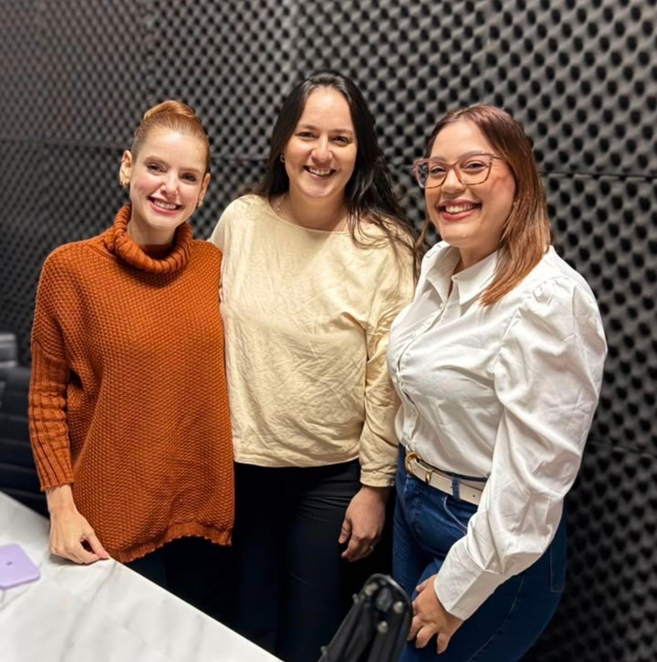 Secretaria da Mulher de Caruaru, em parceria com a Secretaria de Saúde, lança série especial de podcast sobre enfrentamento à violência contra a mulher no Agosto Lilás
