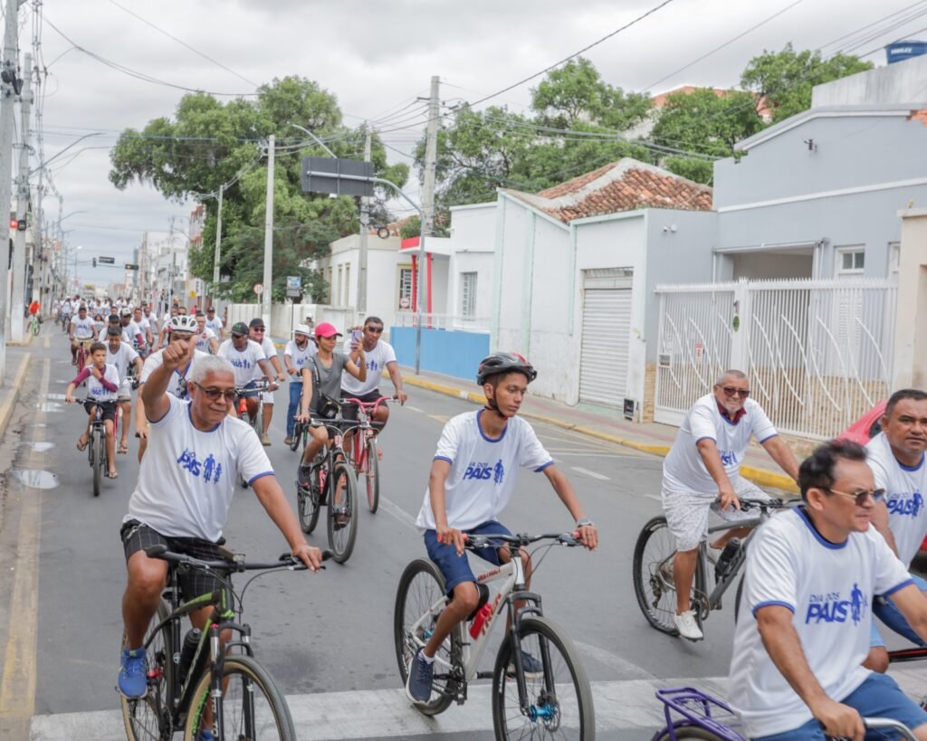 Passeio Ciclístico do Dia dos Pais reúne famílias e celebra tradição de 26 anos em Juazeiro