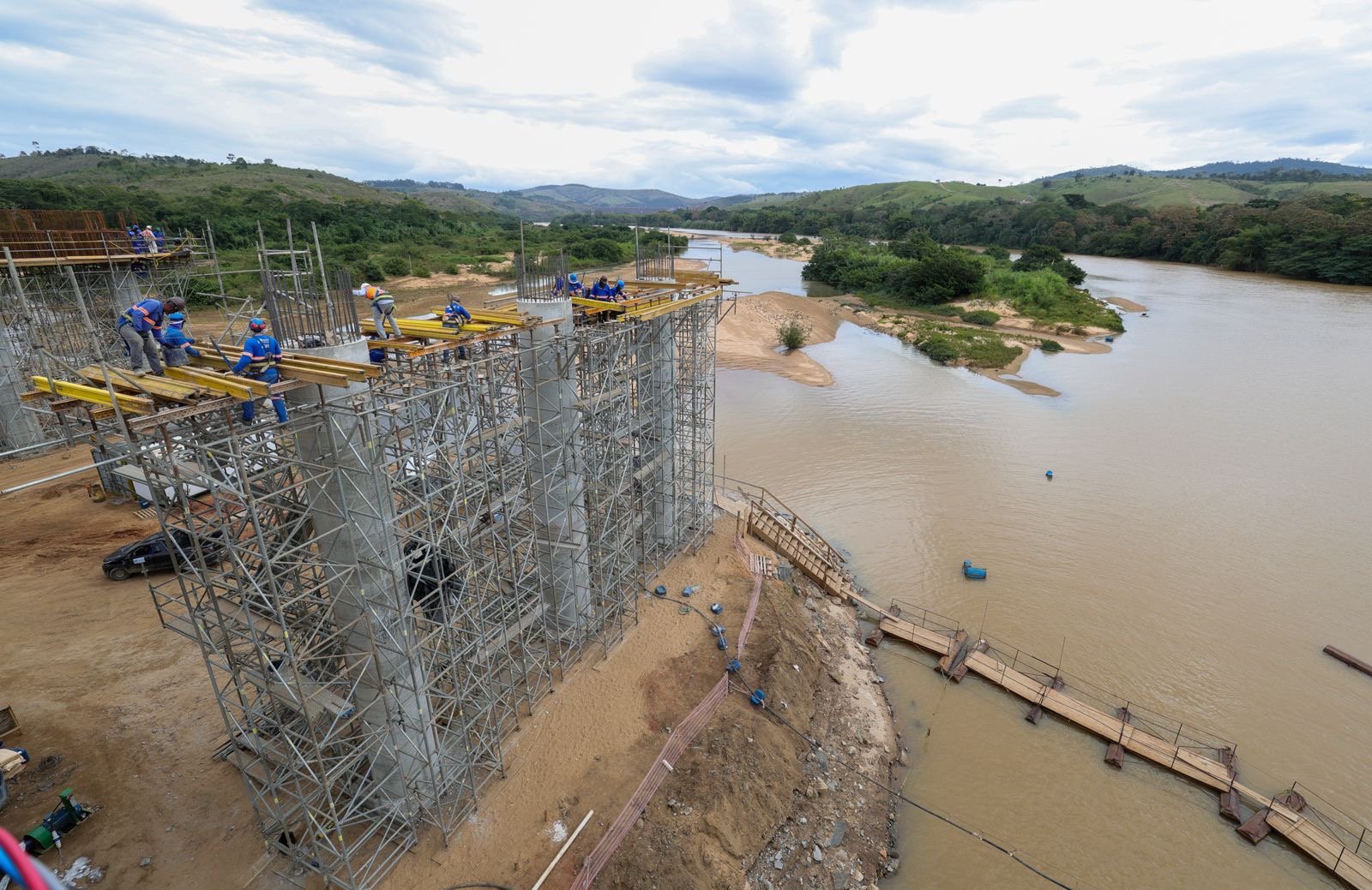 Obras da nova ponte sobre o Rio Jequitinhonha chegam a 65% de execução