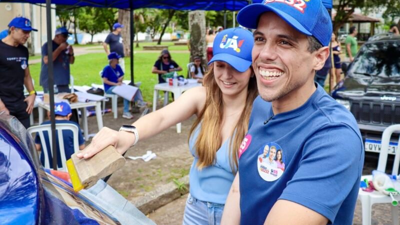 Jarbas Filho abre campanha à reeleição com adesivaço no Recife