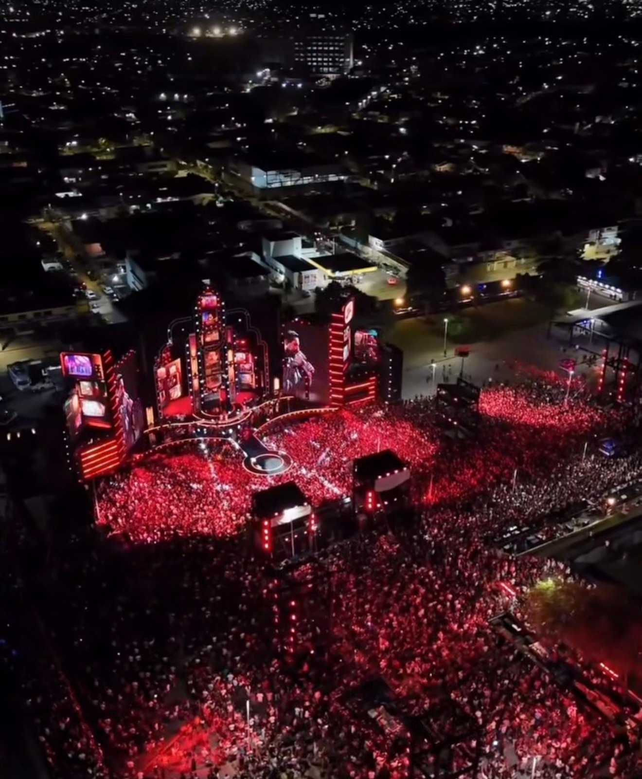 DVD de 25 anos da Saia Rodada celebra nostalgia e sucesso em grande noite no Recife