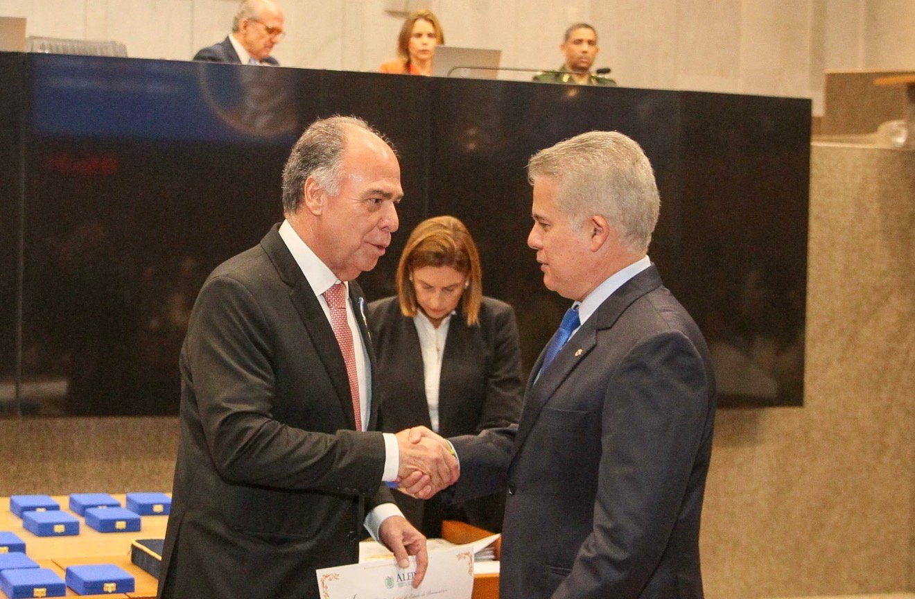 Fernando Bezerra Coelho é homenageado com a Medalha Joaquim Nabuco pela Alepe