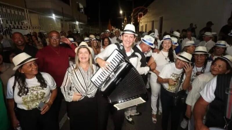 Simão Durando anuncia Serenata da Nossa Petrolina na programação de aniversário da cidade