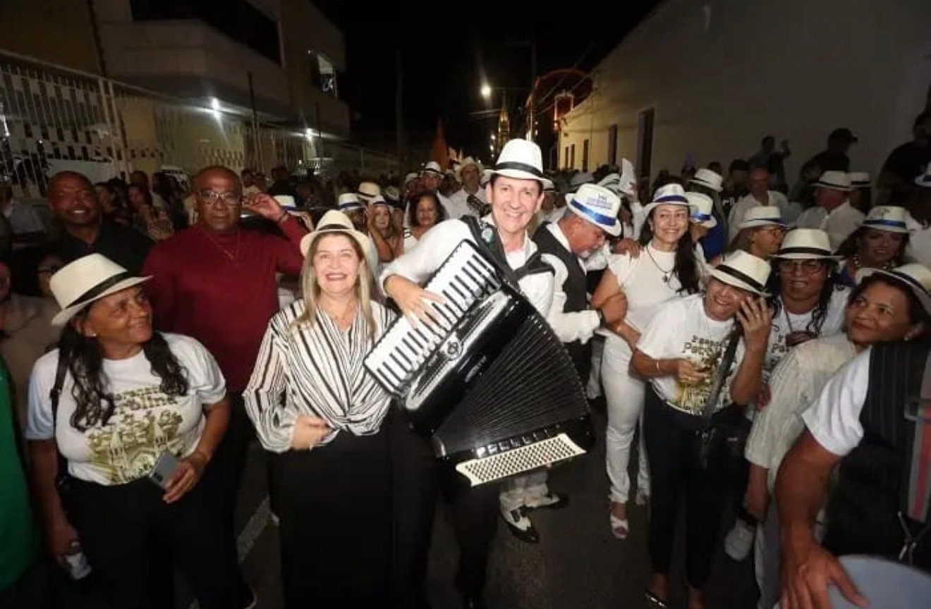 Simão Durando anuncia Serenata da Nossa Petrolina na programação de aniversário da cidade