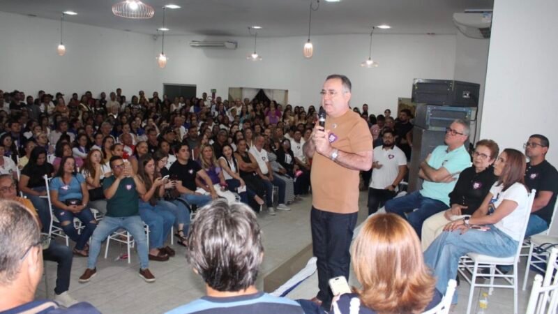 Zeca mobiliza milhares no Encontro de Amigos e reforça campanha por Marcelo, Gustavo e Raquel em Arcoverde