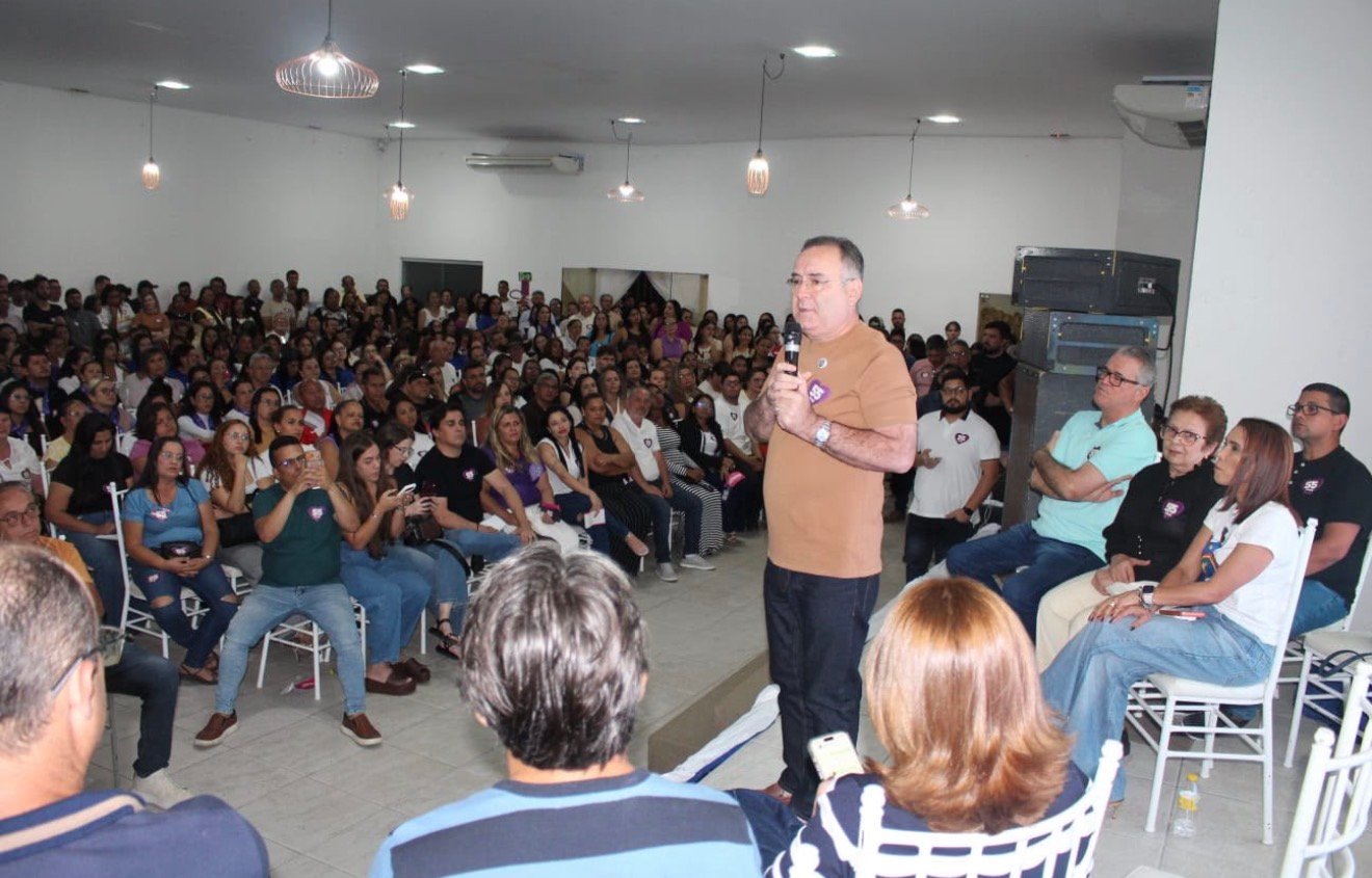 Zeca mobiliza milhares no Encontro de Amigos e reforça campanha por Marcelo, Gustavo e Raquel em Arcoverde