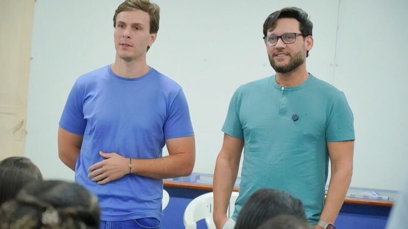 Gilmar Júnior realiza encontro entre suas bases da enfermagem com a presença de Miguel Coelho em Petrolina