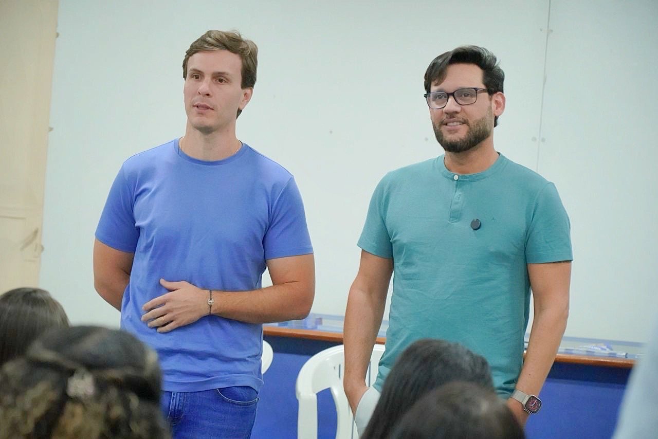 Gilmar Júnior realiza encontro entre suas bases da enfermagem com a presença de Miguel Coelho em Petrolina