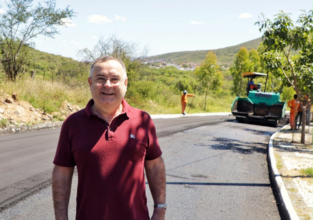 Zeca retoma agenda com vistoria de obras que avançam em infraestrutura e educação de Arcoverde