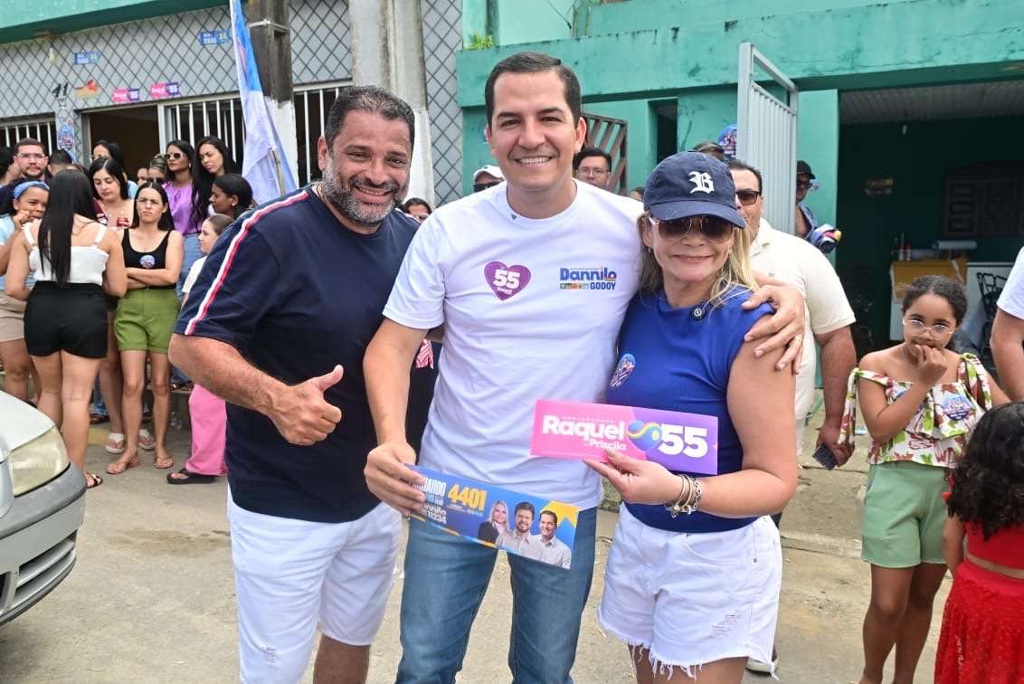 Prefeita Delegada Thatianne promove grande adesivaço e carreata ao lado do deputado estadual Dannilo Godoy