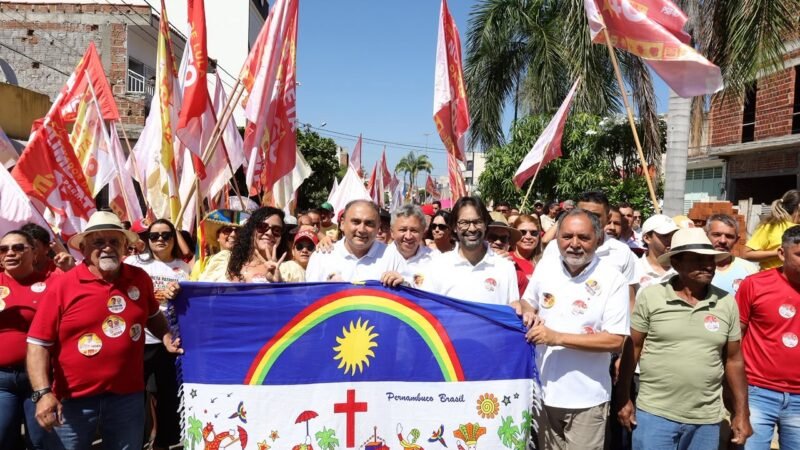 Diogo Moraes dá pontapé na campanha no Sertão do Pajeú ao lado de Anchieta Patriota, em Carnaíba