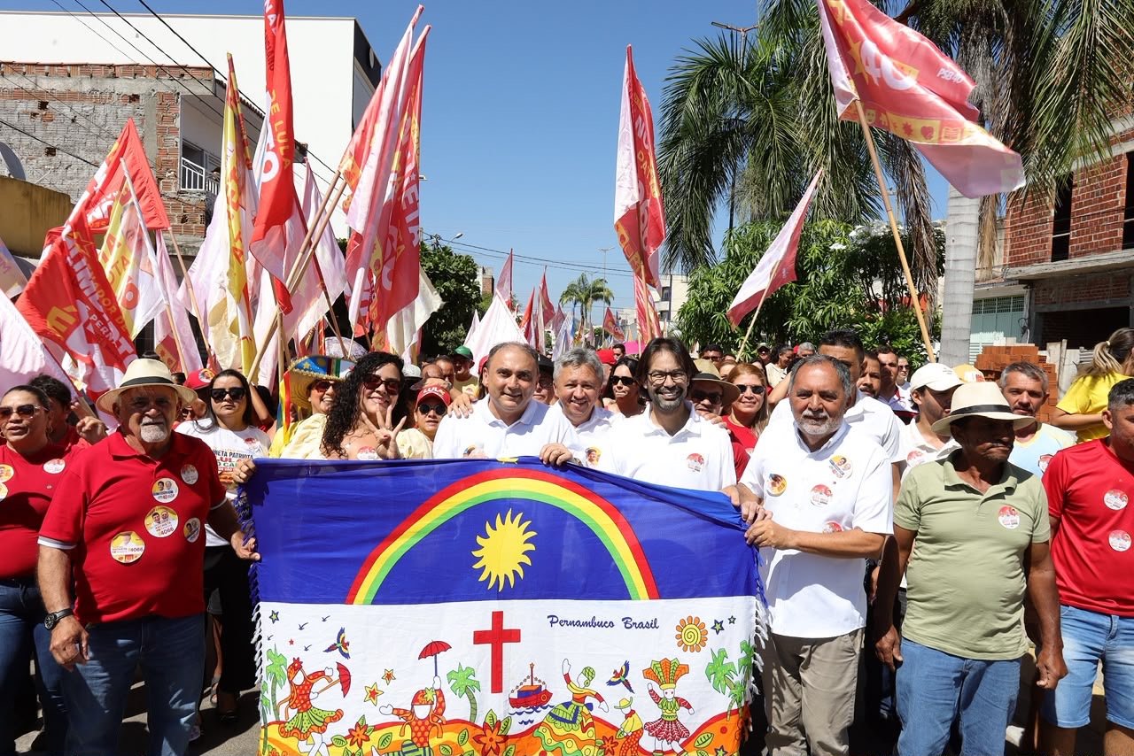 Diogo Moraes dá pontapé na campanha no Sertão do Pajeú ao lado de Anchieta Patriota, em Carnaíba