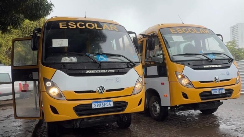 Arcoverde amplia transporte escolar com dois novos ônibus em parceria com Governo Raquel Lyra