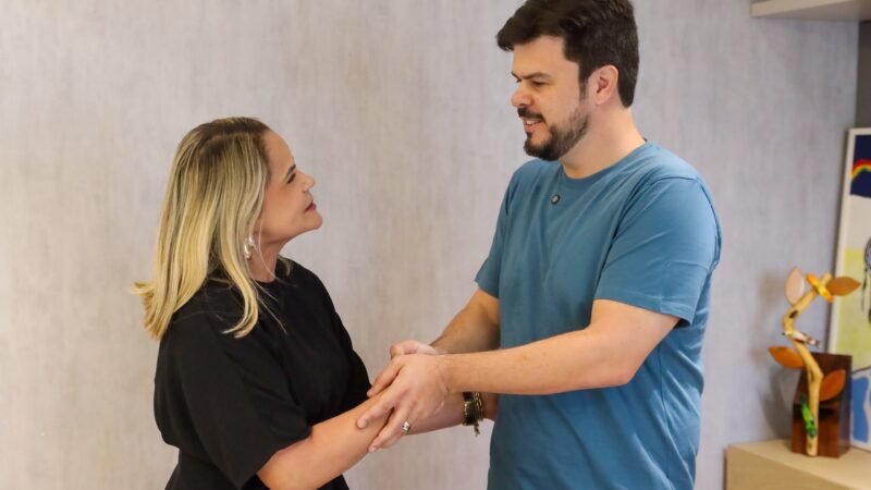 Fernando Filho amplia apoio no Agreste Meridional com adesão da prefeita de Palmeirina