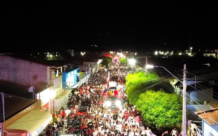Multidão toma Sento-Sé e demonstra a força avassaladora do Time de Juvenilson Passos e o time do J