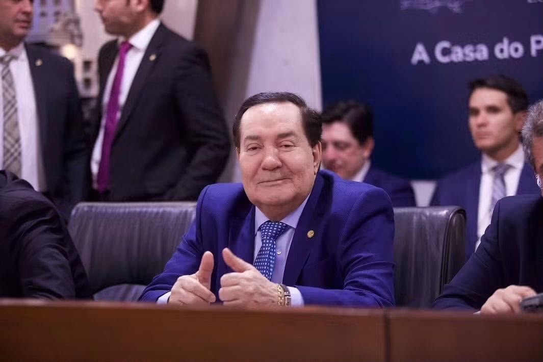 Izaías Régis propõe política de fortalecimento da cadeia leiteira do Agreste