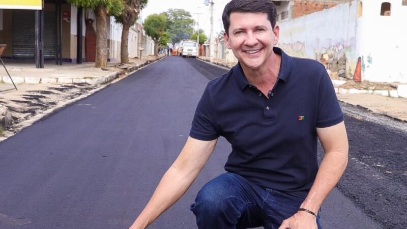 Simão Durando anuncia recapeamento de mais ruas em nove bairros de Petrolina