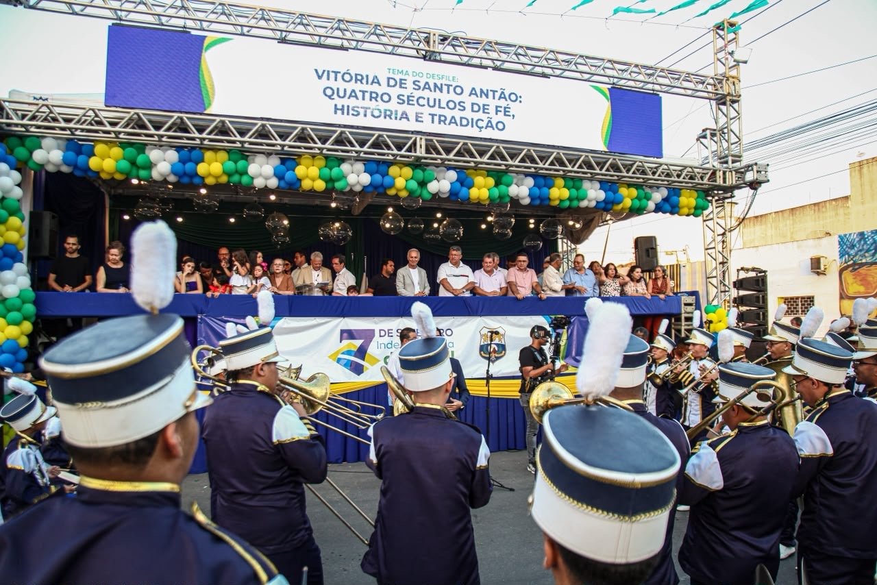 Vitória celebra Independência com desfile que resgata quatro séculos de fé, história e tradição