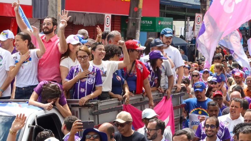 Multidão toma Garanhuns em caminhada de Raquel Lyra, Fernando Filho e Gersinho Filho