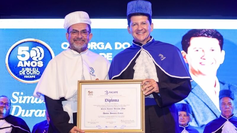 Prefeito Simão Durando é homenageado com título de Doutor Honoris Causa pela Facape