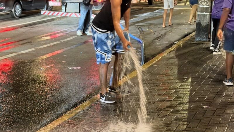 Campanha de Raquel dá exemplo e promove a limpeza no Centro do Recife logo após grande ato de campanha