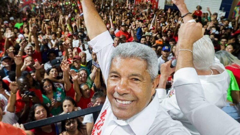 Jerônimo reúne 20 mil em Seabra, assume compromisso com universidade na Chapada e desafia ACM Neto