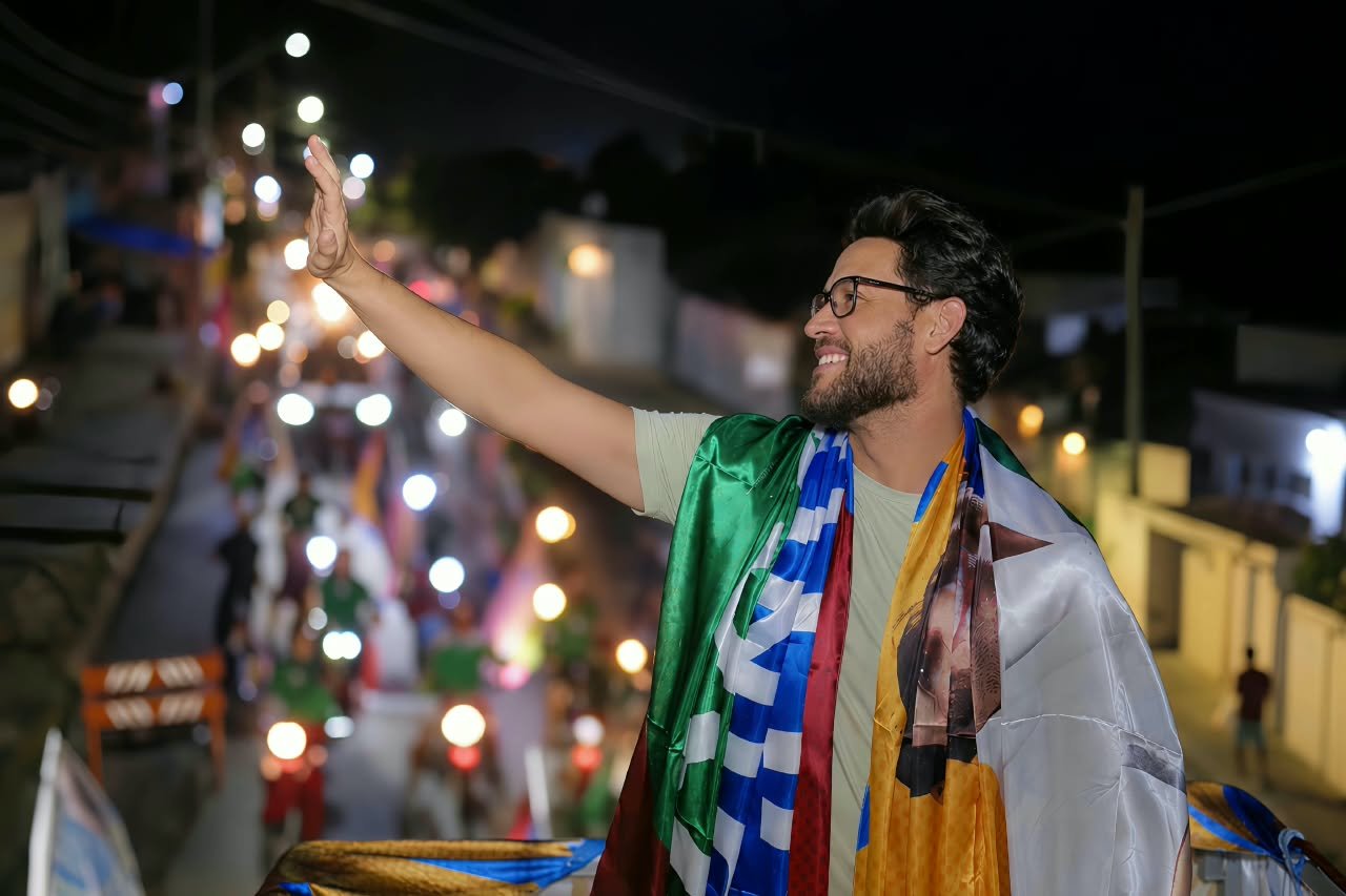 Limoeiro realiza grande carreata para Gilmar Júnior