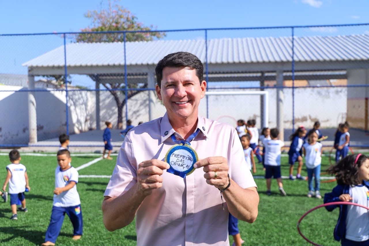 Simão Durando amplia espaços de esporte e educação com 23 areninhas nas escolas de Petrolina