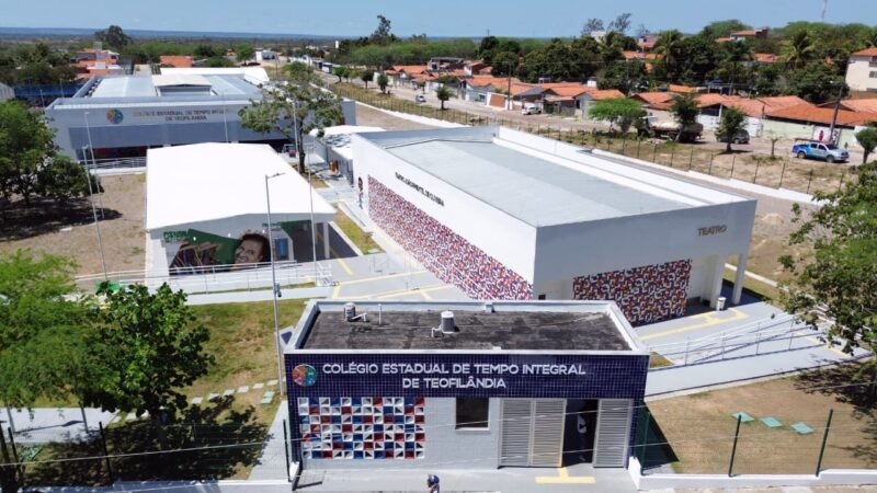 Nova escola, obras em rodovias e serviços públicos ampliam atendimento à população de municípios baianos