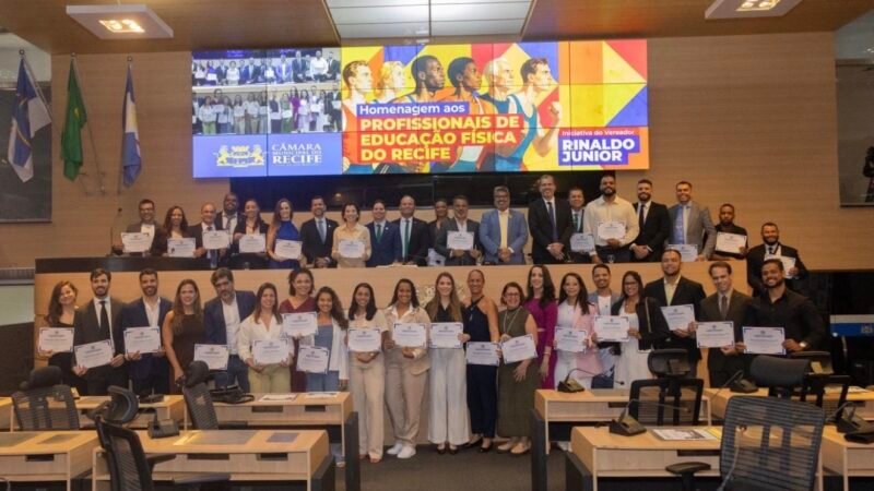 Câmara Municipal do Recife presta homenagem a 39 Profissionais de Educação Física