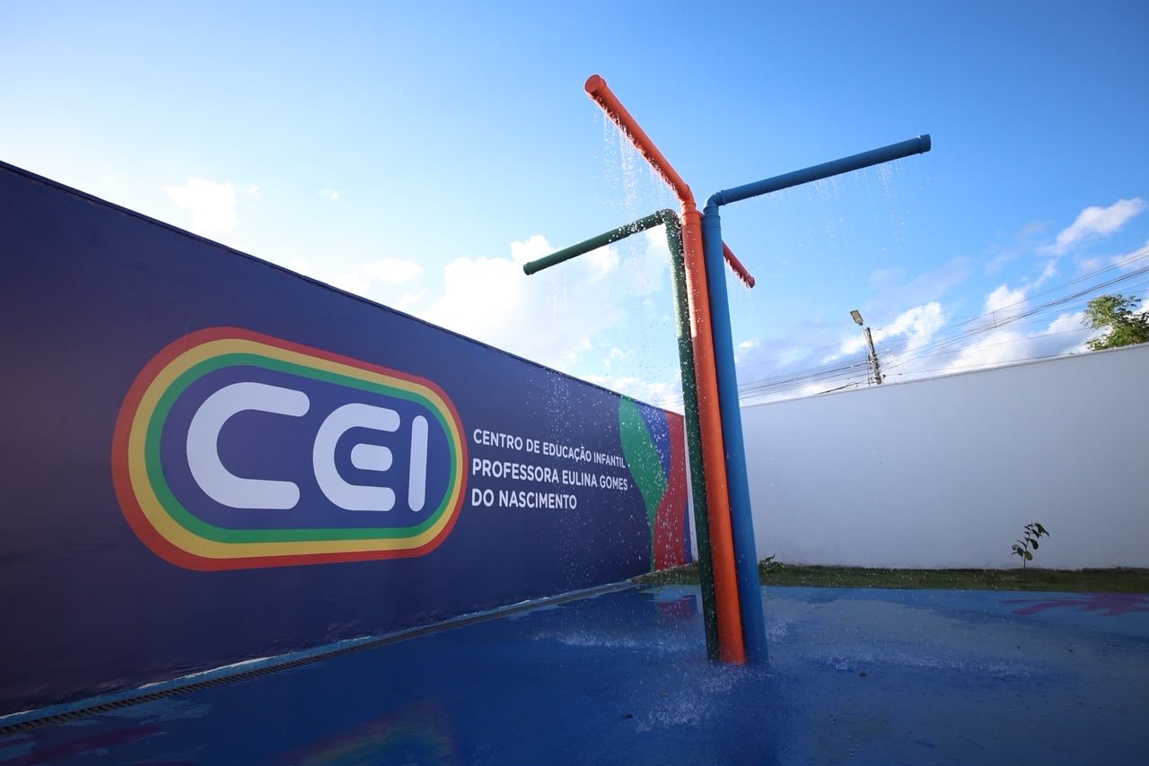 Governo de Pernambuco entrega duas novas creches no Agreste