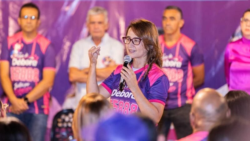 Débora Almeida intensifica diálogo com a população em agenda por Canhotinho e Salgueiro