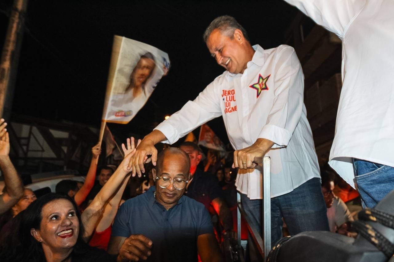 Rui diz que Brasil não pode ser governado por “miliciano” e pede 5 milhões de votos para Lula na Bahia